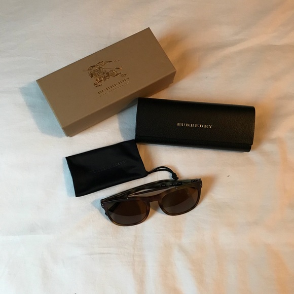 Burberry Other - Men’s Burberry Square Frame Sunglasses